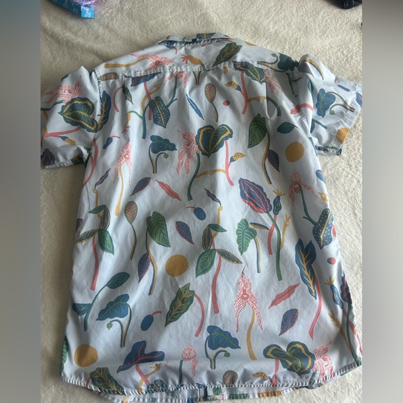 Button up - Picture 2 of 3